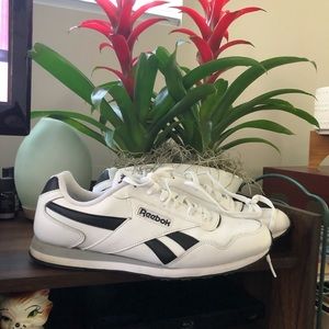 Men’s Reebok classics size 10